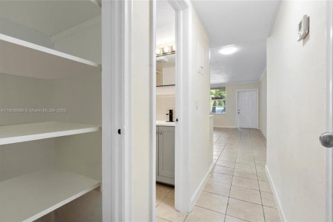 Appartement à louer à Hollywood, Floride: 1 chambre, 60.39 m2 № 1963789 - photo 11