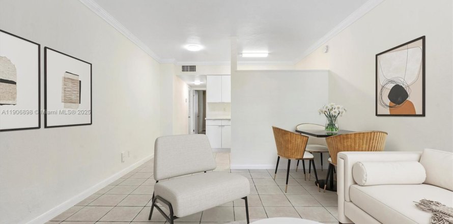 Appartement à Hollywood, Floride 1 chambre, 60.39 m2 № 1963789