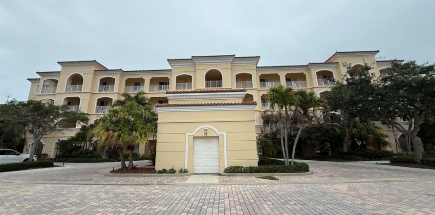 Condo in St. Lucie, Florida, 2 bedrooms № 2183060