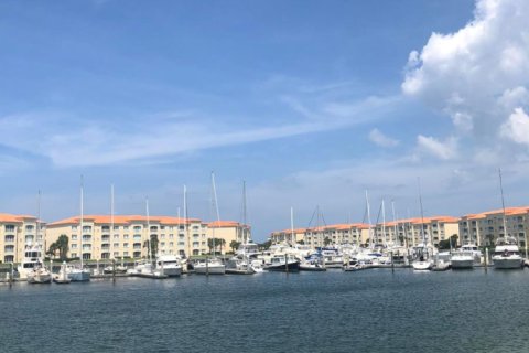 Condo in St. Lucie, Florida, 2 bedrooms № 2183060 - photo 17