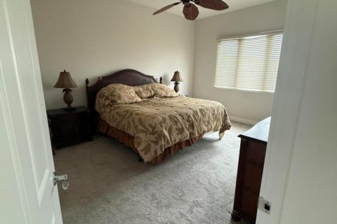 Condo in St. Lucie, Florida, 2 bedrooms № 2183060 - photo 12
