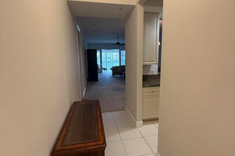 Condo in St. Lucie, Florida, 2 bedrooms № 2183060 - photo 2