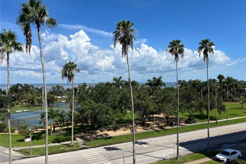 Condominio en alquiler en Saint Petersburg, Florida, 1 dormitorio, 69.68 m2 № 1914008 - foto 17