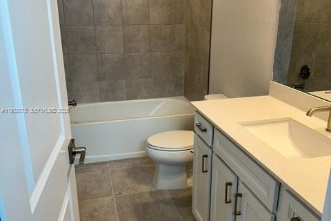 House in Port St. Lucie, Florida 5 bedrooms, 243.03 sq.m. № 1996394 - photo 12