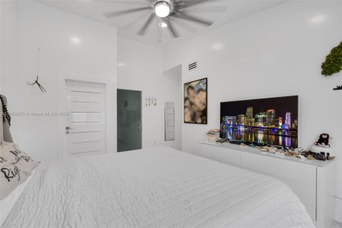House in Miramar, Florida 3 bedrooms, 109.44 sq.m. № 1892222 - photo 22