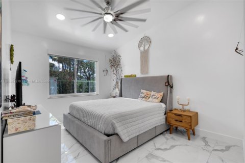 House in Miramar, Florida 3 bedrooms, 109.44 sq.m. № 1892222 - photo 24