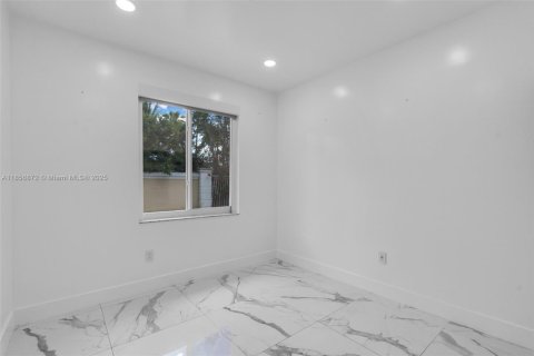 House in Miramar, Florida 3 bedrooms, 109.44 sq.m. № 1892222 - photo 29