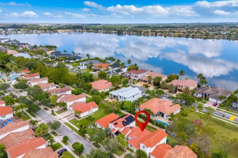 House in Miramar, Florida 3 bedrooms, 109.44 sq.m. № 1892222 - photo 14