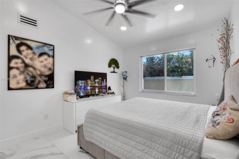 House in Miramar, Florida 3 bedrooms, 109.44 sq.m. № 1892222 - photo 23
