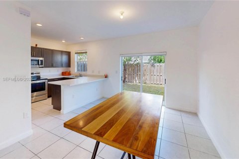 Townhouse in Homestead, Florida 3 bedrooms, 137.77 sq.m. № 2026154 - photo 20