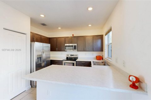 Townhouse in Homestead, Florida 3 bedrooms, 137.77 sq.m. № 2026154 - photo 21