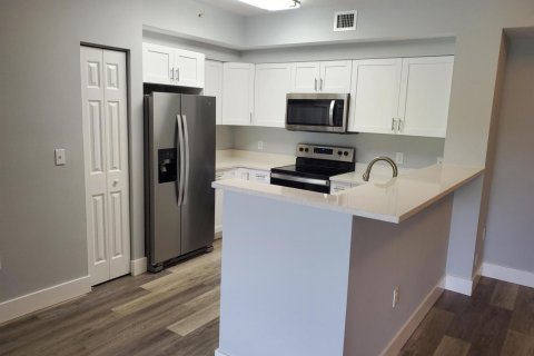 Apartment in Tamarac, Florida 2 bedrooms, 91.14 sq.m. № 2246738 - photo 2