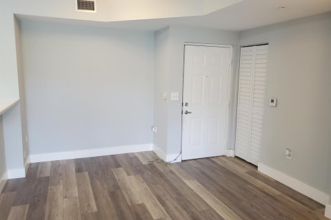 Apartment in Tamarac, Florida 2 bedrooms, 91.14 sq.m. № 2246738 - photo 3