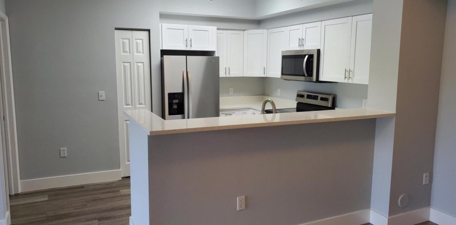 Apartment in Tamarac, Florida 2 bedrooms, 91.14 sq.m. № 2246738