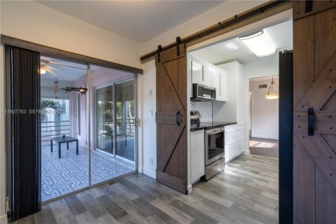 Copropriété à louer à Tamarac, Floride: 2 chambres, 100.15 m2 № 1987286 - photo 20