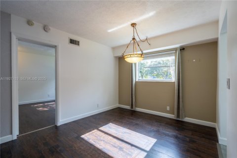 Copropriété à louer à Tamarac, Floride: 2 chambres, 100.15 m2 № 1987286 - photo 12