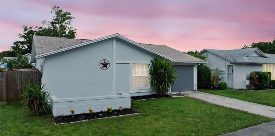 Villa ou maison à Clearwater, Floride 4 chambres, 107.12 m2 № 1838293