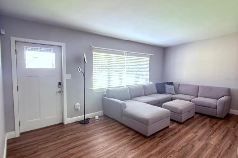Casa en venta en Orlando, Florida, 3 dormitorios, 171.03 m2 № 2105364 - foto 3