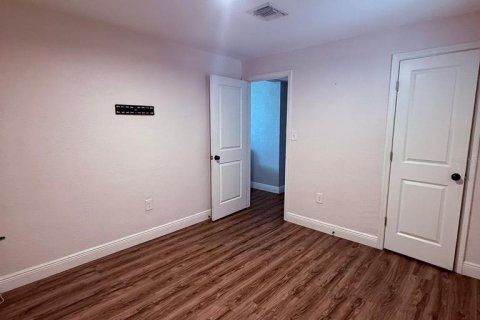 Casa en venta en Orlando, Florida, 3 dormitorios, 171.03 m2 № 2105364 - foto 9