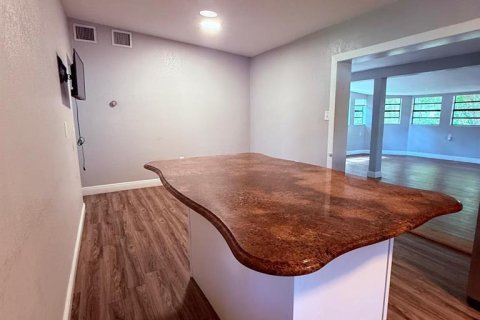 Casa en venta en Orlando, Florida, 3 dormitorios, 171.03 m2 № 2105364 - foto 5