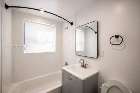 Casa en alquiler en Fort Lauderdale, Florida, 3 dormitorios, 173.36 m2 № 1998457 - foto 17