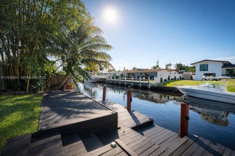 Casa en alquiler en Fort Lauderdale, Florida, 3 dormitorios, 173.36 m2 № 1998457 - foto 7