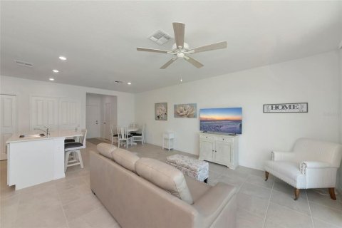 Adosado en venta en Bradenton, Florida, 3 dormitorios, 125.6 m2 № 2227632 - foto 3