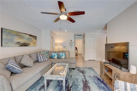 House in Hudson, Florida 4 bedrooms, 196.58 sq.m. № 1821181 - photo 17