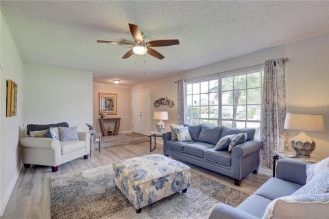 House in Hudson, Florida 4 bedrooms, 196.58 sq.m. № 1821181 - photo 5