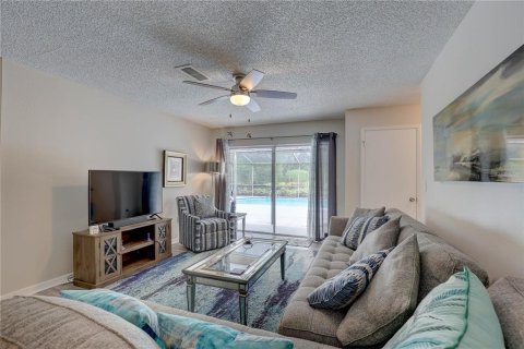 House in Hudson, Florida 4 bedrooms, 196.58 sq.m. № 1821181 - photo 15