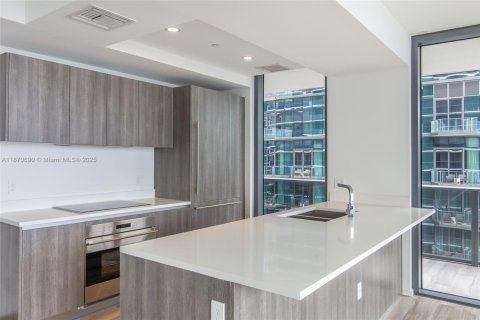 Condominio en alquiler en Miami, Florida, 2 dormitorios, 107.02 m2 № 1922260 - foto 2