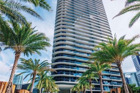 Condominio en alquiler en Miami, Florida, 2 dormitorios, 107.02 m2 № 1922260 - foto 12