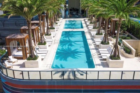 Condominio en alquiler en Miami, Florida, 2 dormitorios, 107.02 m2 № 1922260 - foto 13