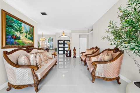 House in Pembroke Pines, Florida 5 bedrooms, 253.9 sq.m. № 2282236 - photo 7