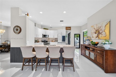 House in Pembroke Pines, Florida 5 bedrooms, 253.9 sq.m. № 2282236 - photo 12
