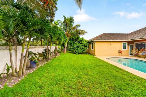House in Pembroke Pines, Florida 5 bedrooms, 253.9 sq.m. № 2282236 - photo 29