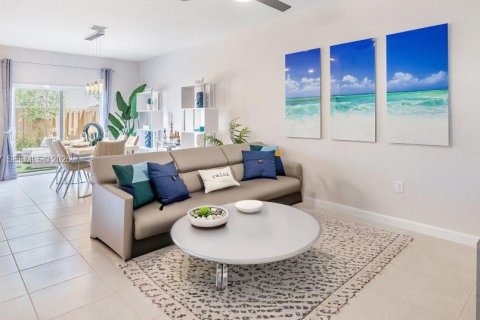 Adosado en venta en Homestead, Florida, 3 dormitorios, 169.83 m2 № 2439442 - foto 5