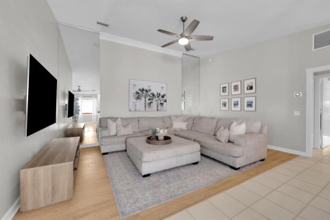 House in Palm City, Florida 2 bedrooms, 143.07 sq.m. № 2191156 - photo 6
