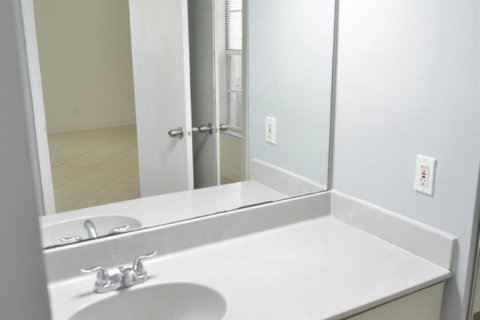 Touwnhouse à louer à Deerfield Beach, Floride: 3 chambres, 124.86 m2 № 2189293 - photo 12