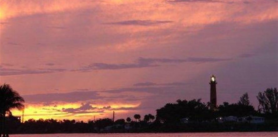 Condominio en Jupiter, Florida, 2 dormitorios № 830306