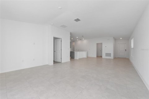 Villa ou maison à louer à Lake Wales, Floride: 4 chambres, 171.03 m2 № 2099203 - photo 7