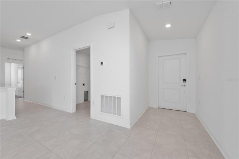 Villa ou maison à louer à Lake Wales, Floride: 4 chambres, 171.03 m2 № 2099203 - photo 3
