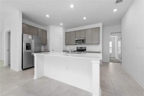 Villa ou maison à louer à Lake Wales, Floride: 4 chambres, 171.03 m2 № 2099203 - photo 4