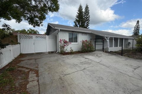 Villa ou maison à Tampa, Floride 3 chambres, 111.48 m2 № 2369427