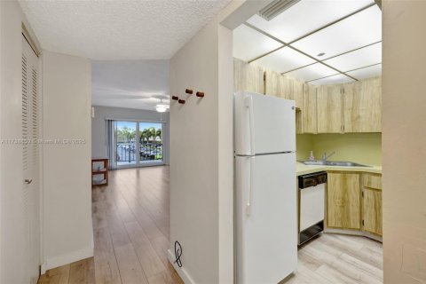 Condo in Wilton Manors, Florida, 1 bedroom  № 1850890 - photo 12