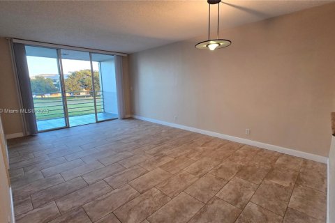 Copropriété à vendre à Davie, Floride: 2 chambres, 90.12 m2 № 1972066 - photo 20