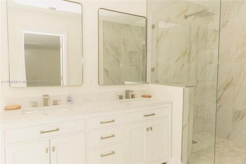 Casa en venta en Miami, Florida, 3 dormitorios, 199.83 m2 № 1696164 - foto 24