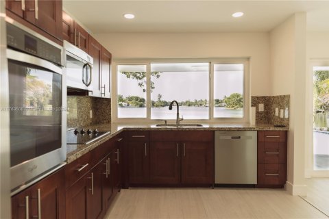 Casa en venta en Miami, Florida, 3 dormitorios, 199.83 m2 № 1696164 - foto 29