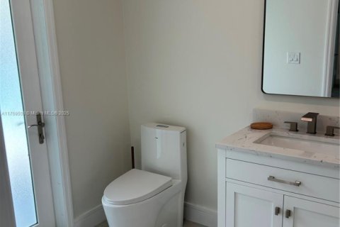 Casa en venta en Miami, Florida, 3 dormitorios, 199.83 m2 № 1696164 - foto 20