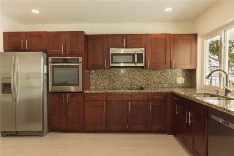 Casa en venta en Miami, Florida, 3 dormitorios, 199.83 m2 № 1696164 - foto 30